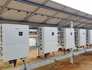 논산태양광발전소 내부 설비를 촬영한 사진