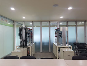 동해 유·공압 실습 교육장 사진