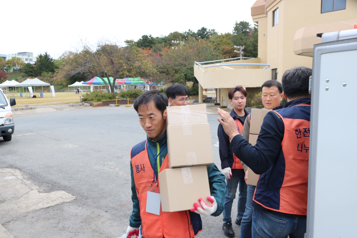 제22회 장애인과 함께하는 문화예술마당 자원봉사활동 사진
