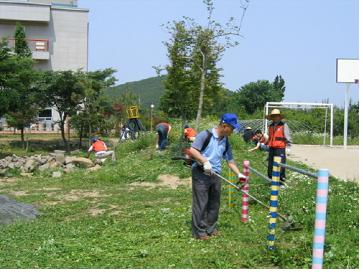 보령사업소, 봉사단원 집안 도구 총 동원해 봉사활동 나서