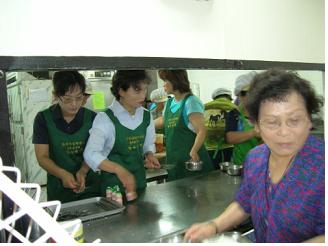 북부산지점, 여름철 식중독 대비해 주방 대청소 등 분주한 하루