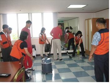 강릉지점, “힘들기도 즐겁기도한 시간” 장애인시설 방문