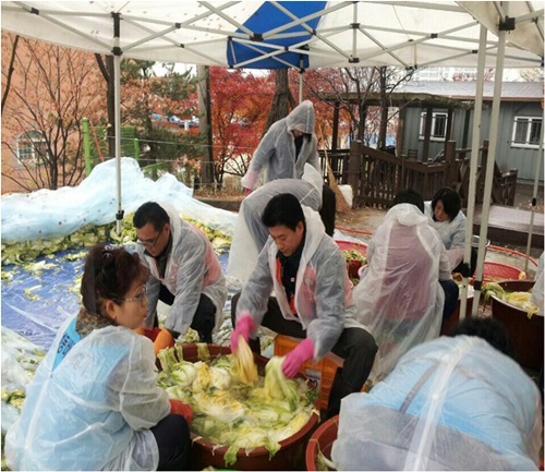 안성지점 독거노인, 불우이웃 나눔 김장담그기 사회공헌활동