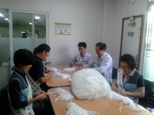 신애재활원방문 환경정비 및 수공예작업