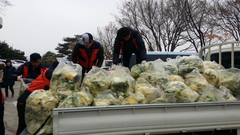 안성지점 김장담그기 봉사활동 시행