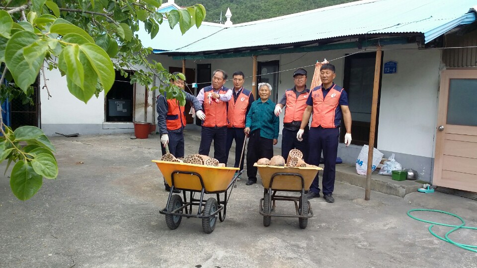 독거노인 간이상수도 배관 보온설치 및 환경정화 활동