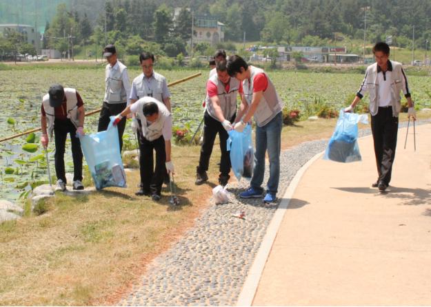 울진군 연호정주변 환경정화 봉사활동 전개