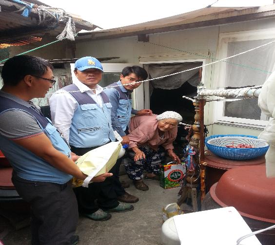 밀양 내일동 독거노인 물품 봉사