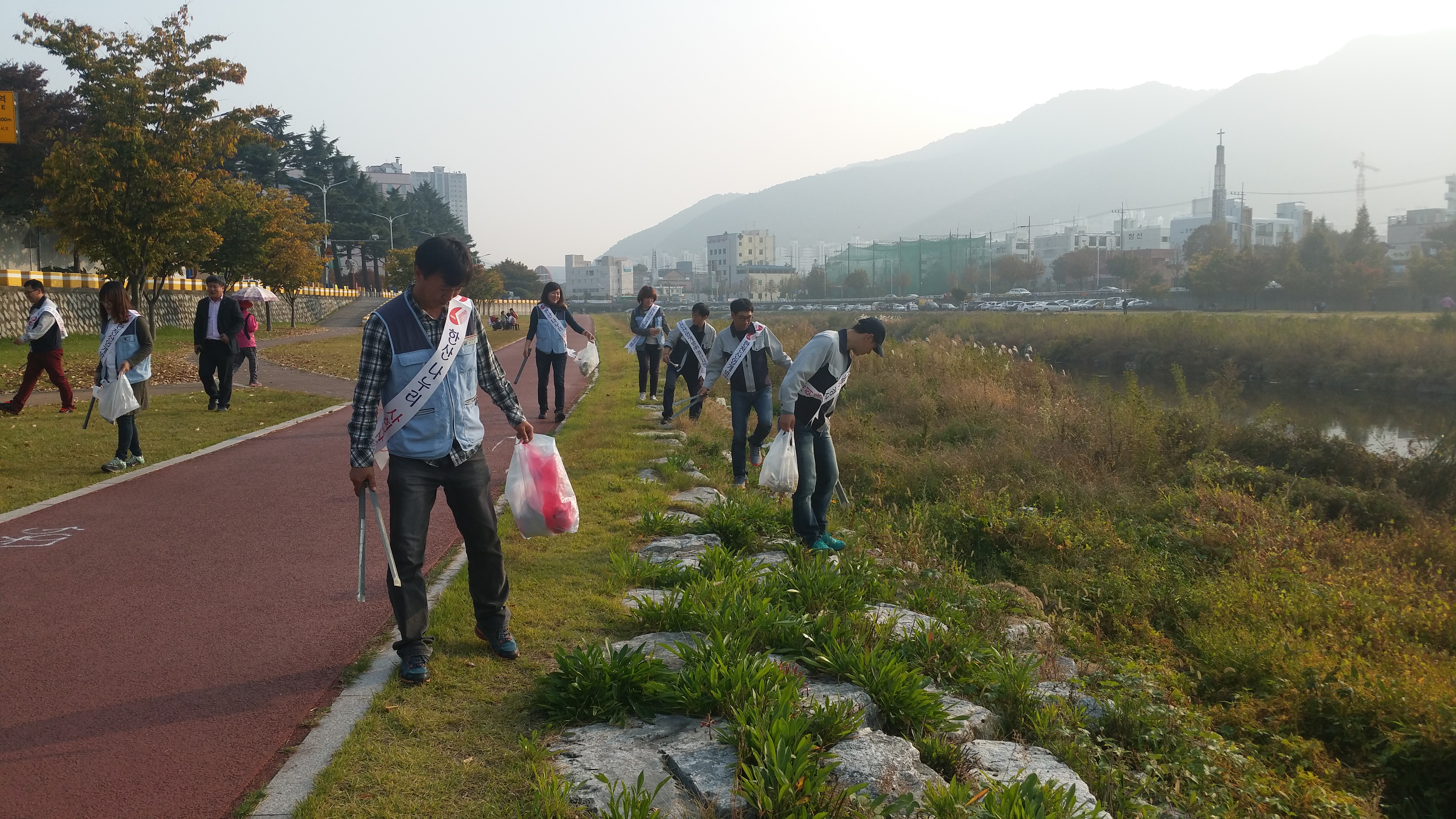 경산지점 남천강변 환경정화활동 시행
