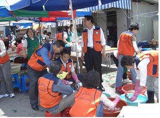 동인천지점, “장애우에게 희망과 용기를…” 바자회 참여