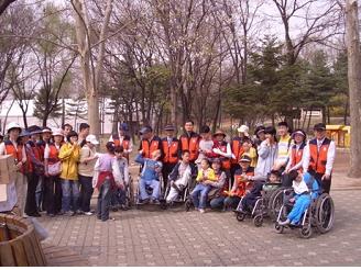 강동지점, ‘무지개동산 홈스쿨’ 아이들과 즐거운 봄소풍