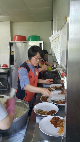 [마산지점]나누리 봉사단 무료배식 봉사활동 배식 사진