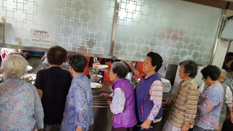 식사시간 사진
