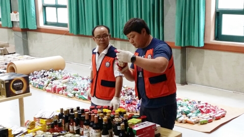 바자회 준비 장면