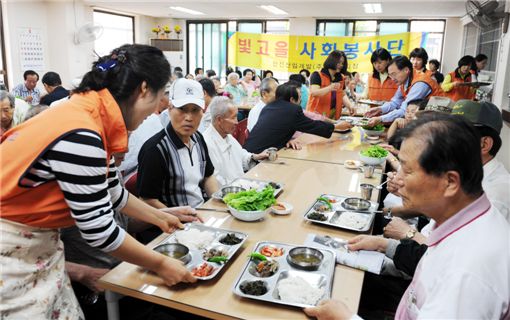 광주지점, 노인복지관 봉사활동 실시