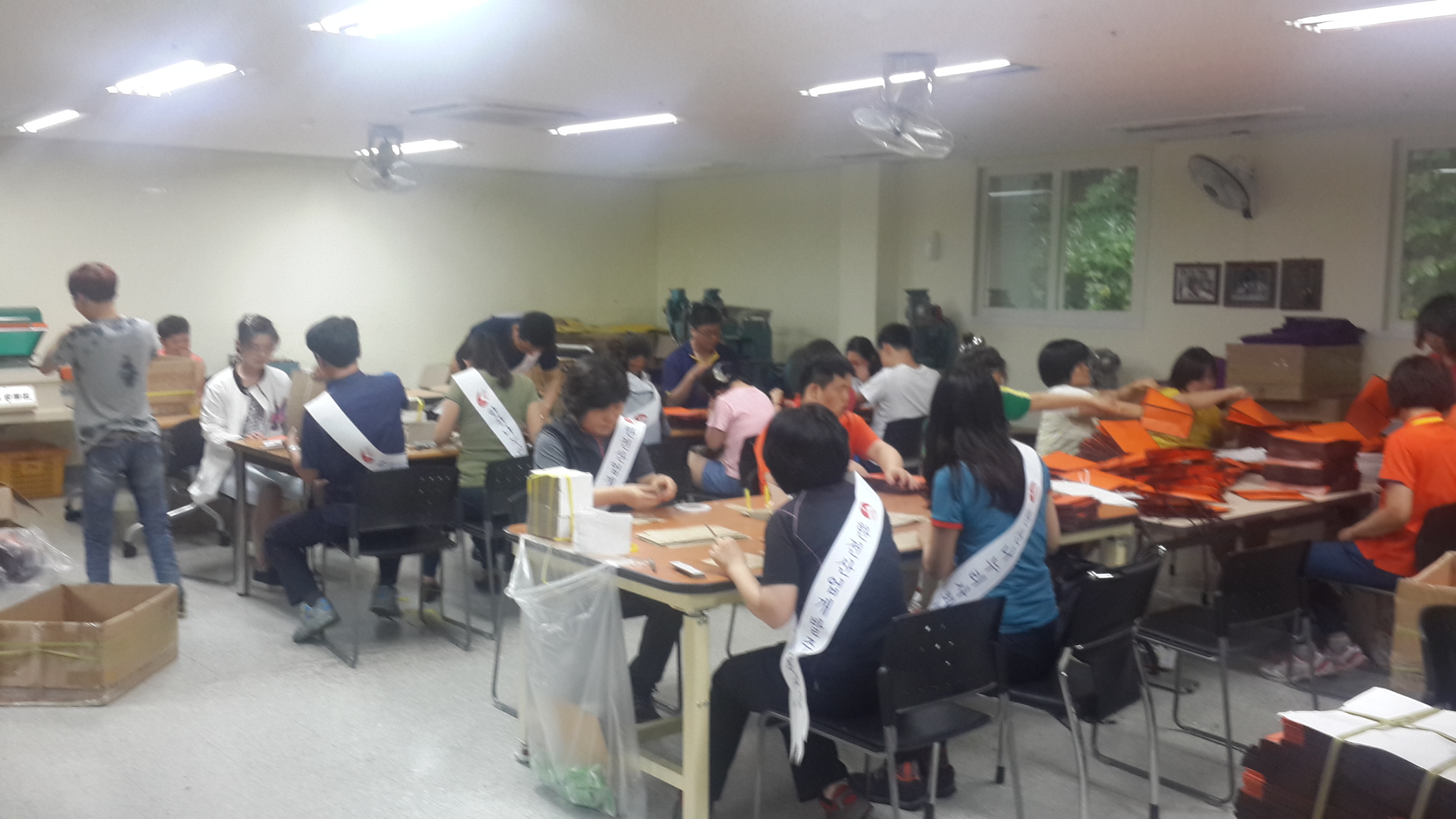 신애재활원 방문 수공예작업