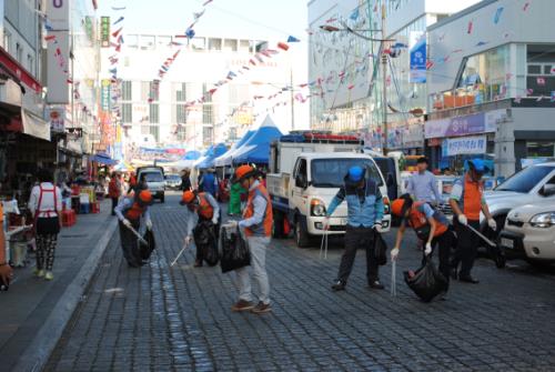 한산 나누리 봉사단 사회공헌 활동 실시(국제신문 10월 12일자 25면 게재)